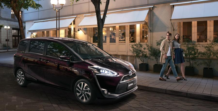  Toyota Sienta G Cuero 2017 года  (фото 1 из 3)